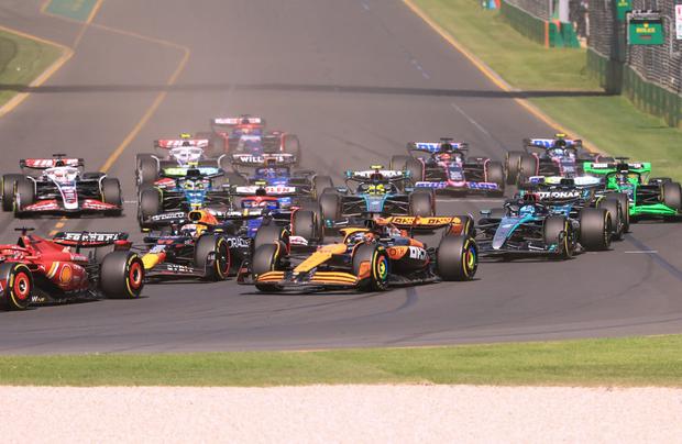 Formula 1 cars take the circuit at the start of the Australian Formula One Grand Prix at Albert Park Circuit in Melbourne on March 24, 2024. (Photo by glenn nicholls / AFP) / -- IMAGE RESTRICTED TO EDITORIAL USE - STRICTLY NO COMMERCIAL USE --