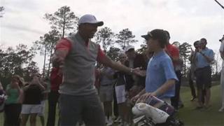 Youtube: niño de once años enloqueció a Tiger Woods con este tiro