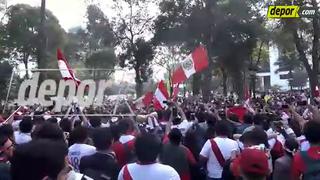 Selección Peruana: hinchas cantaron el Himno Nacional en la calle, previo al choque ante Colombia [VIDEO]