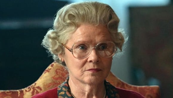 Imelda Staunton, a quien podrías conocer por las películas de Harry Potter, regresa como  “la reina Elizabeth” (Foto: Netflix)