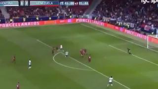 Messi partido entre dos mundos: del taconazo de Suárez a la pifia de Benedetto con Argentina [VIDEO]