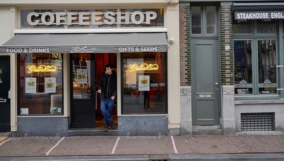 Holanda no ha cerrado negocios, solo los que tienen contacto directo como peluquerías. (Getty)