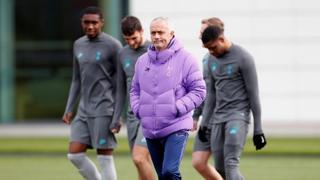 Mourinho es criticado por polémica publicación y castigo a sus jugadores 