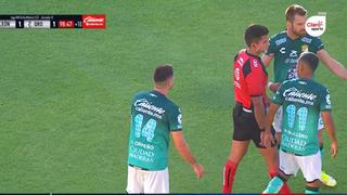 Lo pintaron de rojo: Santiago Ormeño quedó expulsado en el partido de León vs. Querétaro