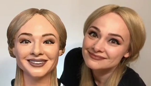 Un video viral muestra el resultado final de un pastel selfie que luce idéntico a la persona que lo preparó. | Crédito: sideserfcakes / Instagram.