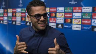 Juega gratis, pero...: la anecdótica cláusula de salida de Alves en el Barcelona