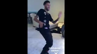 ¡Se volvió loco! Neymar sorprendió en redes sociales bailando tras su lesión