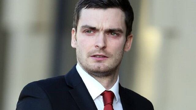 Adam Johnson: el lateral fue señalado en 2016 de abuso sexual contra una menor. Pasará seis años tras las rejas. (The Sun)