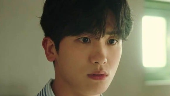 Park Hyung-sik interpreta a Yeo Jeong-woo, un cirujano plástico que era popular pero sufrió un accidente médico en la serie "Urgencias existenciales" (Foto: Netflix)