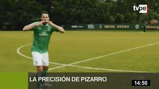 Claudio Pizarro sorprende con su precisión para pegarle a la pelota