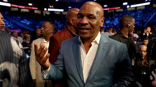 Se pasó de abusivo: Mike Tyson golpeó a excampeón de UFC y casi le rompe la nariz [VIDEO]