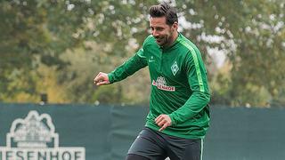 Vuelve Claudio Pizarro: entrenó con el Werder Bremen y jugaría ante Schalke 04