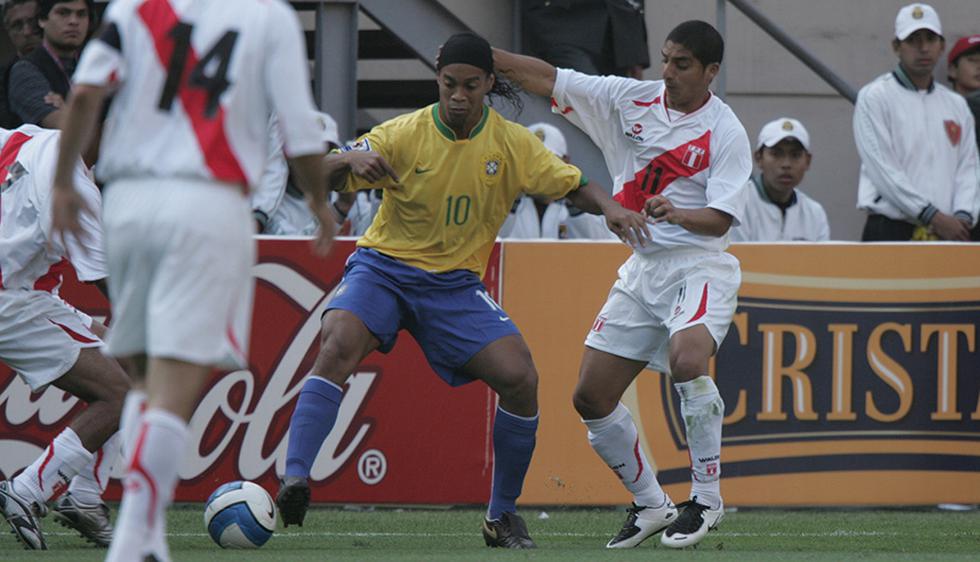 Ronaldinho cumple años. Recuerda el día que visitó a la Selección Peruana en Lima. (USI)