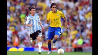 Qué tiempos aquellos: el día que Kaká marcó un golazo con Messi viéndole el número