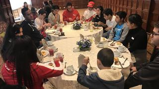 Selección Peruana: Renato Tapia cumplió y tomó desayuno con sus seguidores [FOTOS]