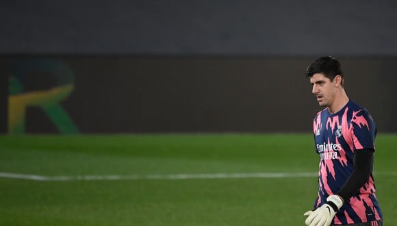 Thibaut Courtois tapó en Chelsea antes de llegar al Real Madrid. (Foto: AFP)