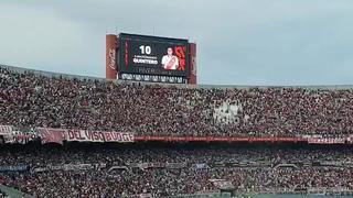 Está en el corazón de todos: ‘Juanfer’ Quintero recibió cálido aliento en River Plate vs. Racing [VIDEO]