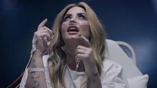 Demi Lovato recrea su sobredosis en el video oficial del tema “Dancing With The Devil” 