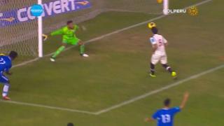 Ahí no podía hacer nada: blooper de defensa de Universitario terminó en gol sobre Raúl Fernández