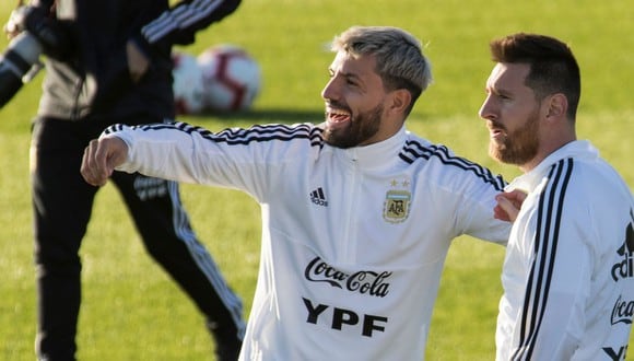 Sergio Agüero y Lionel Messi  comparten en la Selección Argentina. (Foto: AFP)