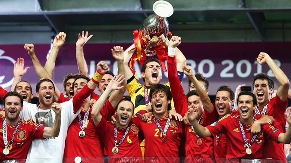 España ganó su segunda Euro tras golear 4-0 a Italia en la final disputada en Kiev. (Getty Images)