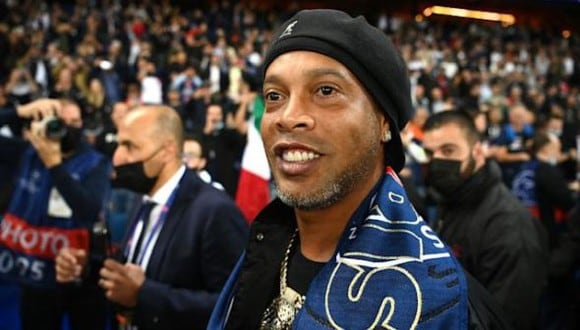 Ronaldinho espera que Liverpool levante el título de la UEFA Champions League. (Foto: EFE)