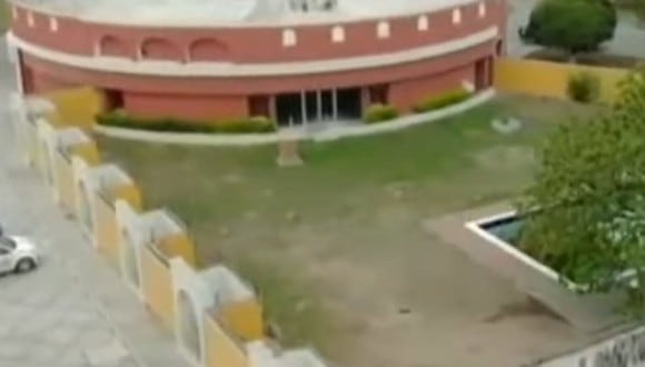 La vista aérea del motel Nueva Castilla, más los videos de la Fiscalía, dan luces del recorrido que realizó Debanhi Escobar. (Foto: captura YouTube)