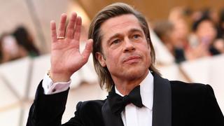 Captan a Brad Pitt en silla de ruedas y abandonando un centro médico 