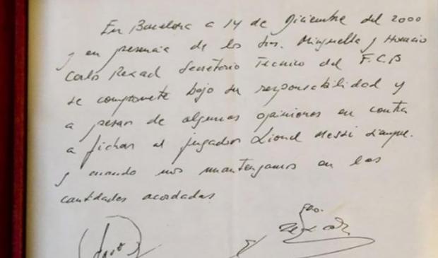 La servilleta del primer contrato de Lionel Messi con el Barcelona (Foto: Horacio Gaggioli).