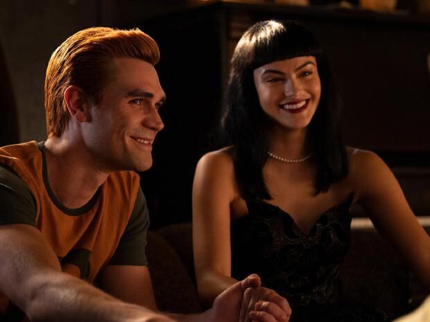 Archie and Veronica decide to have a four-way relationship with Betty and Jughead in the last chapter of "riverdale" (Photo: The CW)