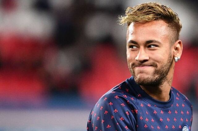 Neymar ahora juega en PSG.