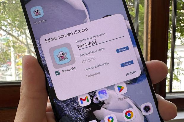 So you can change the WhatsApp logo for a ghost for Halloween.  (Photo: MAG - Rommel Yupanqui)