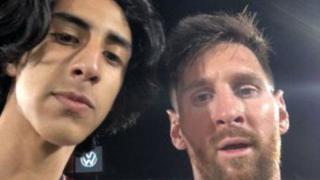 Surrealista relato: el hincha paraguayo que entró a la cancha por una foto con Lionel Messi