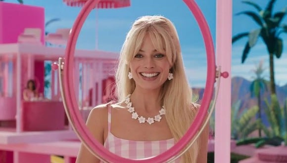 La actriz australiana Margot Robbie en el papel protagónico de "Barbie", la película taquillera de 2023 (Foto: Warner Bros.)