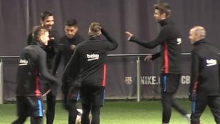 Casi se lo baja: Piqué se enfadó con Luis Suárez por un planchazo en entrenamiento [VIDEO]