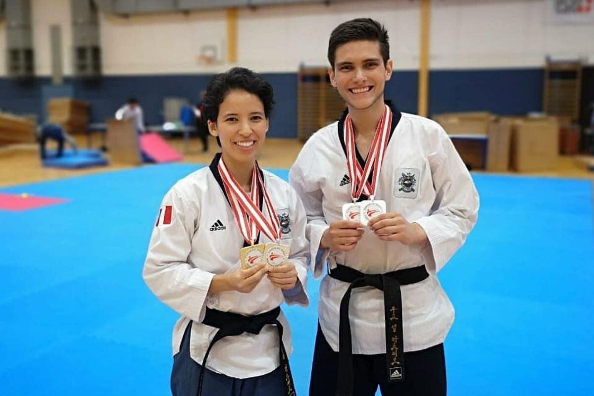 Marcela Castillo y Hugo del Castillo mostrando sus medallas del torneo de Viena. (Foto: Instagram)