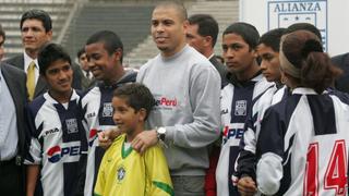 Así luce hoy el niño que posó junto al 'Fenómeno' Ronaldo en Matute