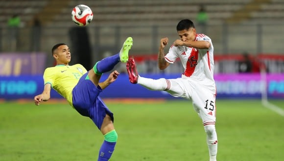 Raúl Ruidíaz disputó los minutos finales del partido entre Perú y Brasil. (Foto: Jesús Saucedo / GEC)