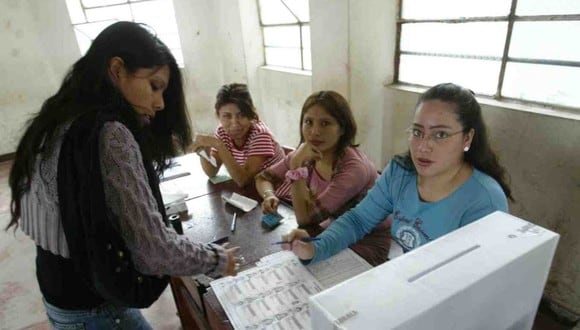 Los miembros de mesa son parte fundamental del proceso de elecciones; ya que les corresponde presidir el acto de votación, controlar el desarrollo de la votación y realizar el recuento y escrutinio. (Foto: Andina)