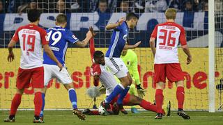 ¡Taconazo! Di Santo marcó un golazo de para Schalke en la Bundesliga