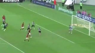 Por poquito: Paolo Guerrero falló ocasión de gol para el Flamengo en el Brasileirao [VIDEO]