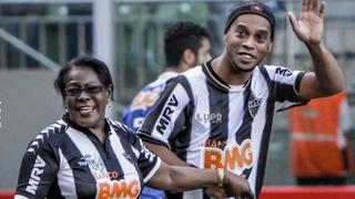 “Bebe desde la mañana hasta el otro día”: revelan calvario de Ronaldinho tras muerte de su madre
