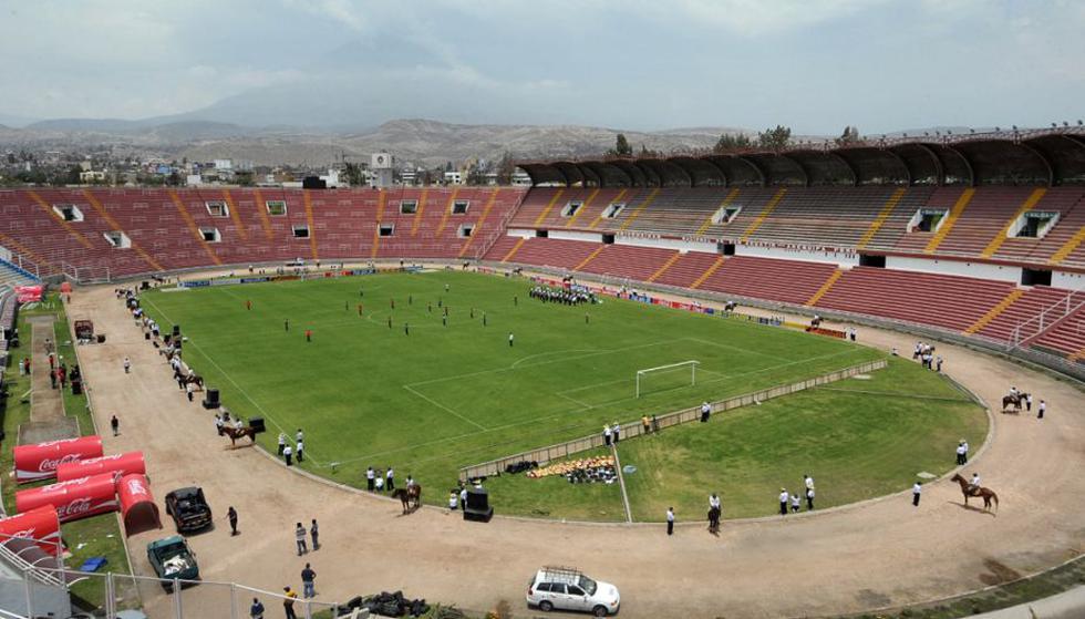 8. Estadio Monumental de la UNSA. El estadio de Melgar cuenta con el fondo de Misti. (Perú). (Foto: Internet)