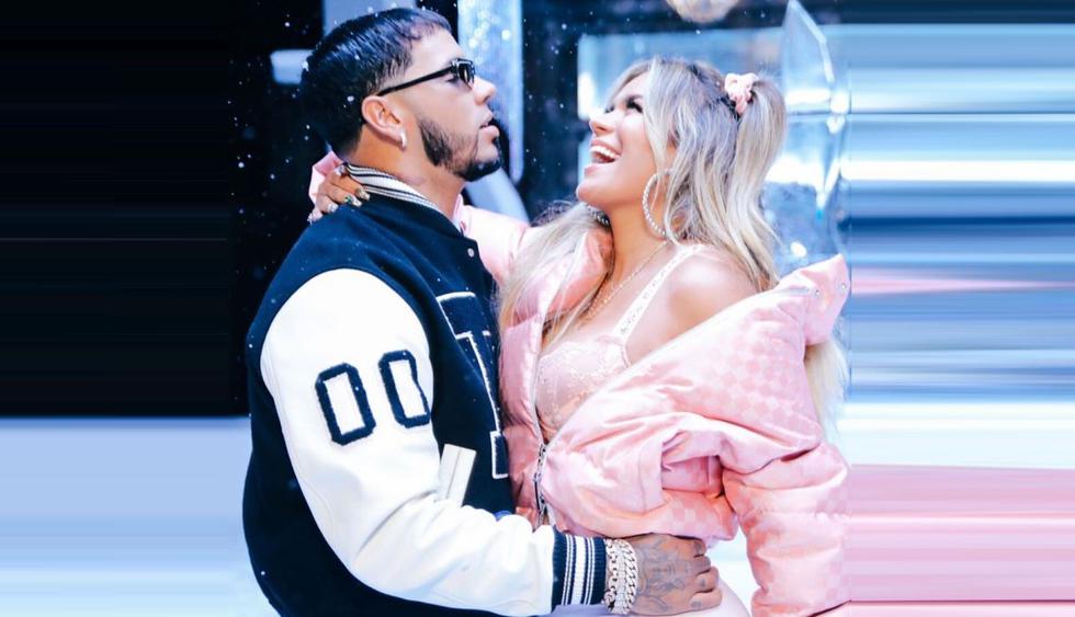 Anuel AA le preparó una romántica sorpresa a Karol G por su primer aniversario. (Foto: @karolg/anuel_2blea)