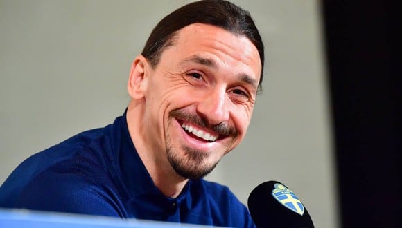 Zlatan Ibrahimovic, de 39 años, jugaría una temporada más en el AC Milan. (Foto: EFE)