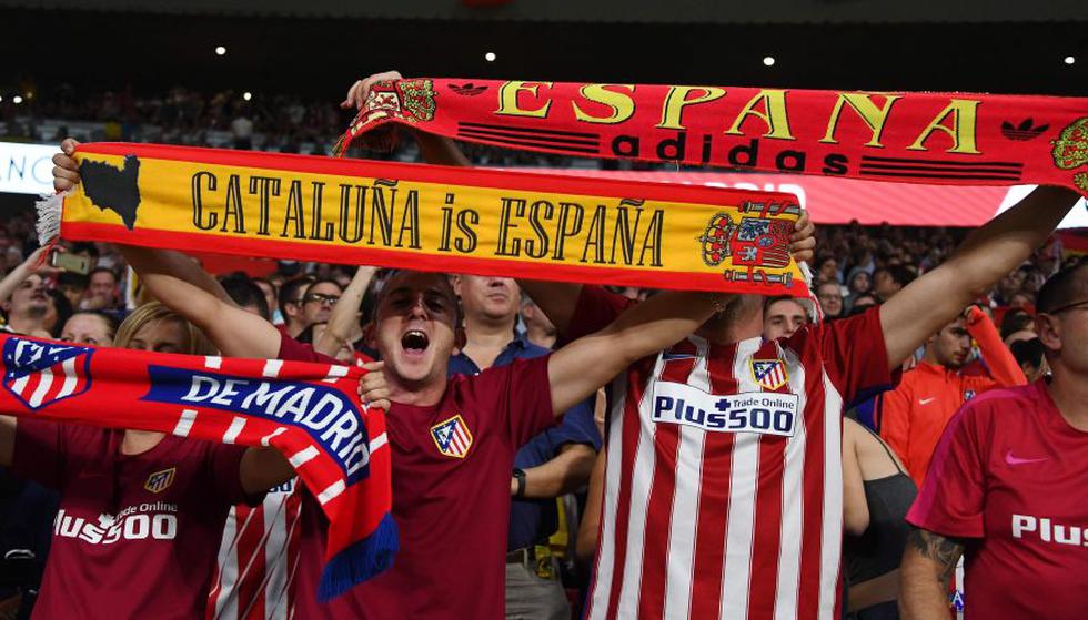 Banderas españolas en el Barcelona vs. Atlético de Madrid (Foto: AFP)