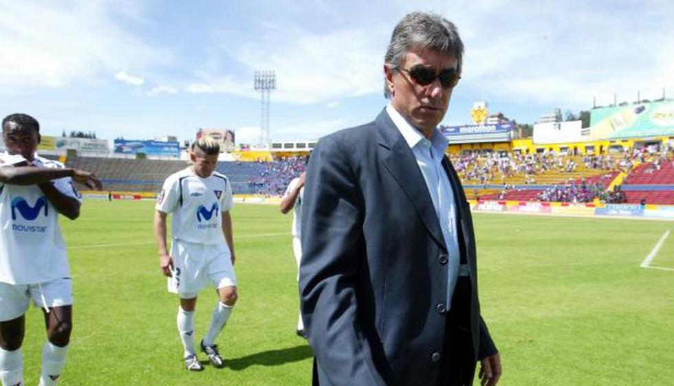 Juan Carlos Oblitas: En el 2005, salió campeón en Ecuador con LDU de Quito. Inclusive, el ‘Ciego’ llegó semifinales de la Copa Sudamericana 2005. (Foto: USI / Internet)