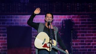 Ricardo Arjona presentó su nuevo disco “Blanco”