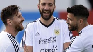 Con Agüero de titular: Argentina define su once titular ante Islandia