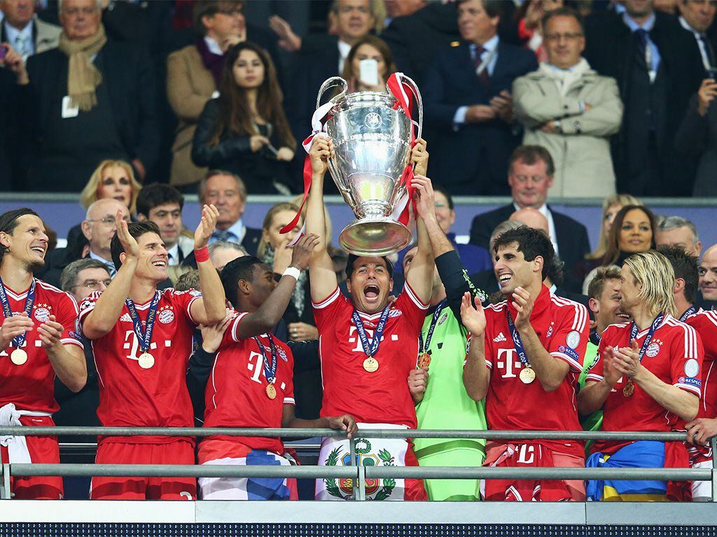 Claudio Pizarro es el jugador extranjero que más títulos posee en el Bayern Múnich (Foto: Getty Images)